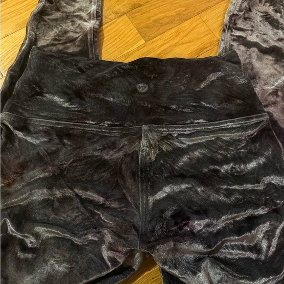 lululemon athletica black/purple velvety workout leggings - Picture 4 of 5